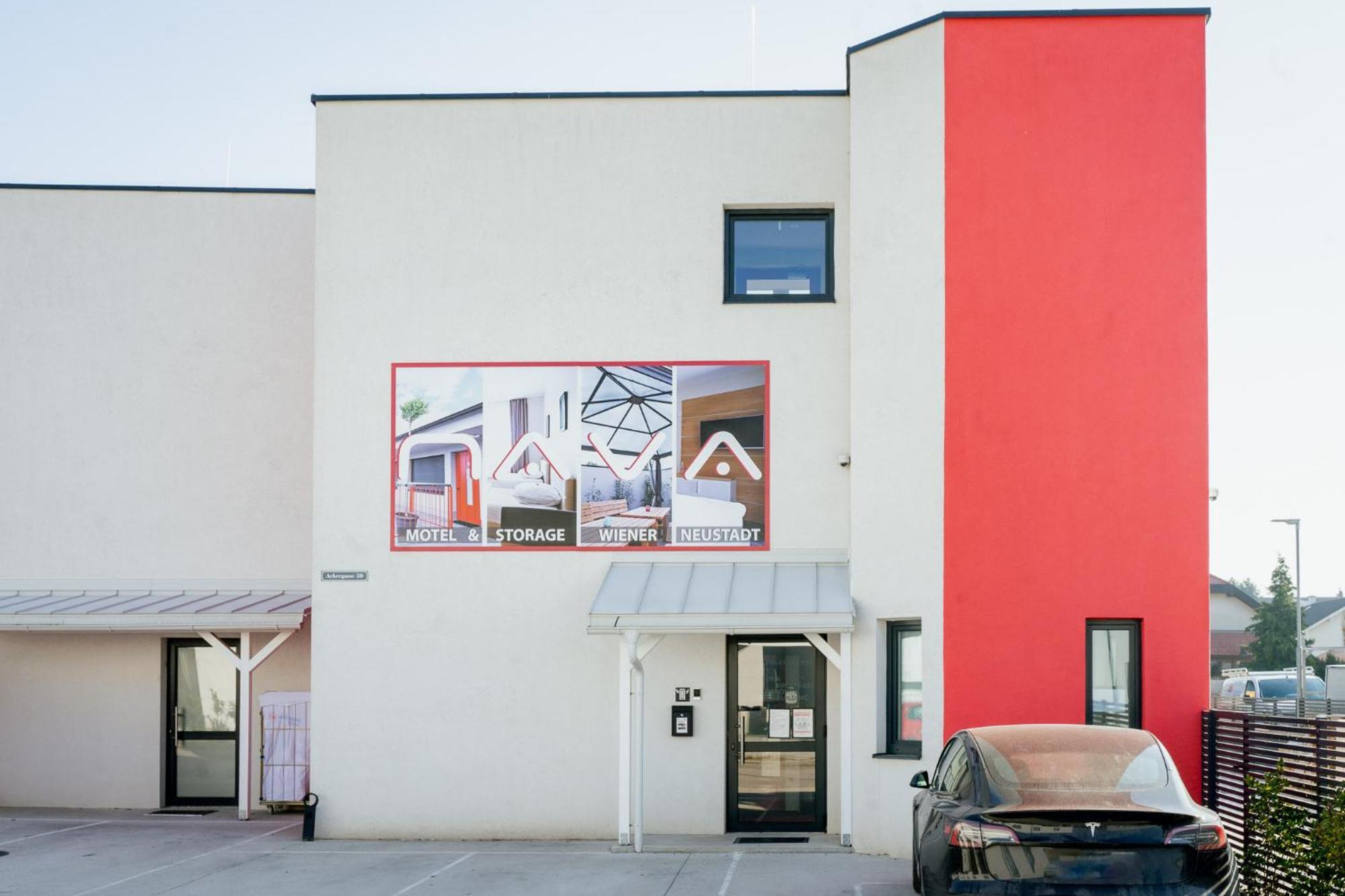 Nava Motel Self Check-In *
